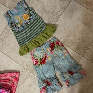 Giggle moon Floral Ruffle Top and cropped Pants Set like new